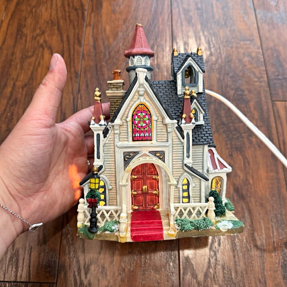 Vintage Lemax 2006 Light Up Christmas Church Hand-painted Porcelain Tested N6